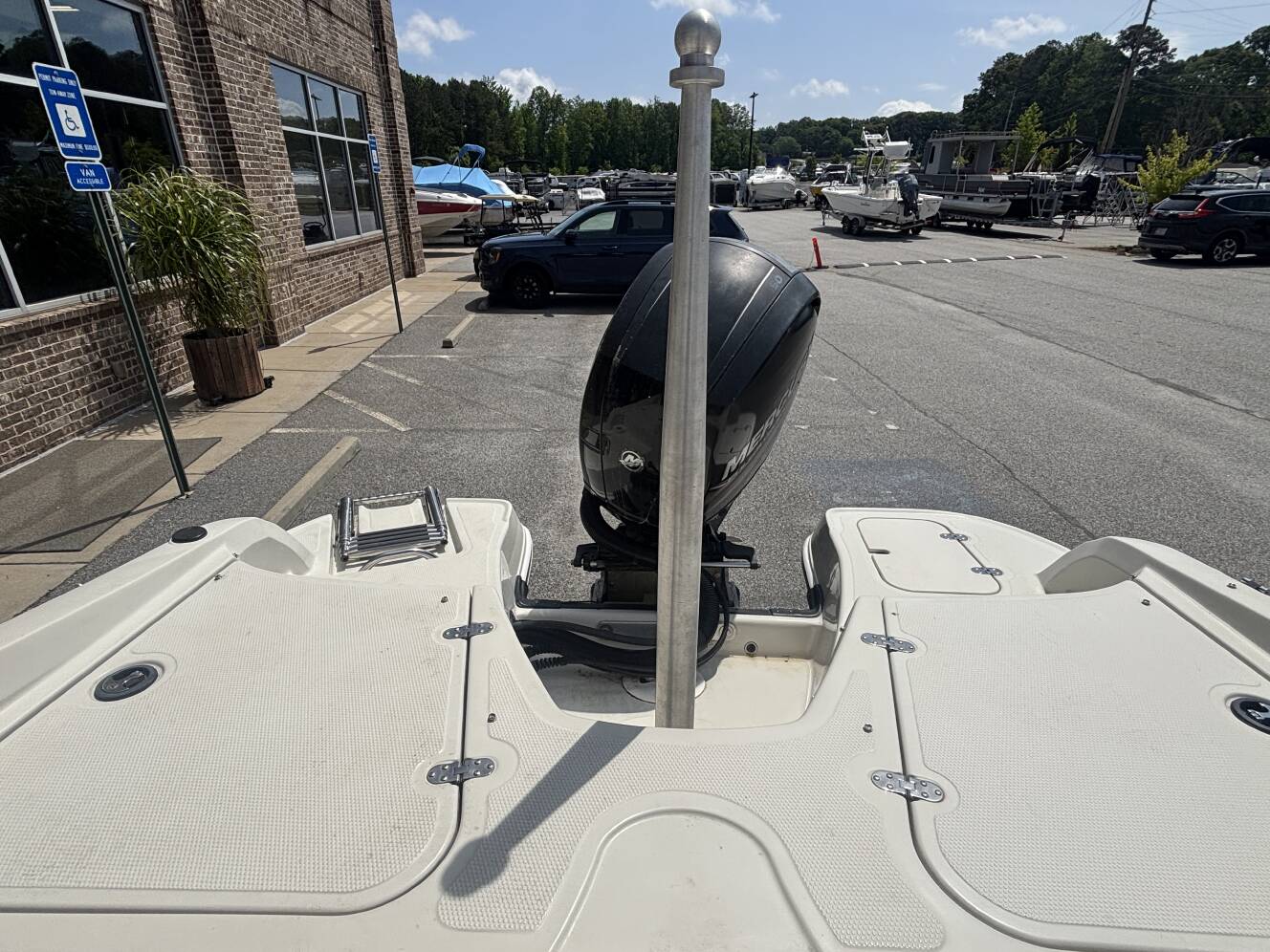 A photo of this 2016 Tahoe 550TS w/2016 Mercury 150XL - 150HP - 4 - Stroke Engine 