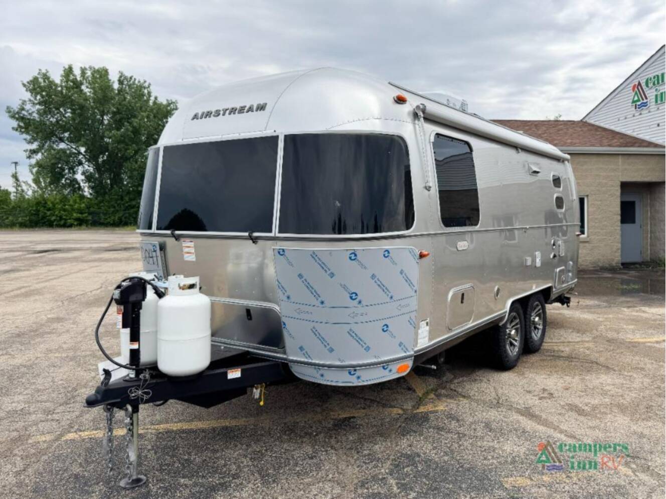 A photo of this 2026 Airstream Trade Wind 23FBT