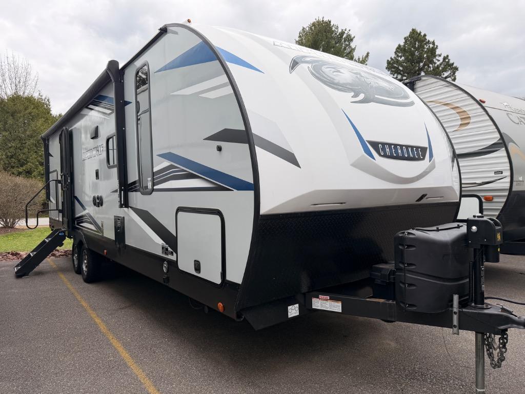 2022 Forest River Rv Cherokee Alpha Wolf 26RB-L in wausau WI