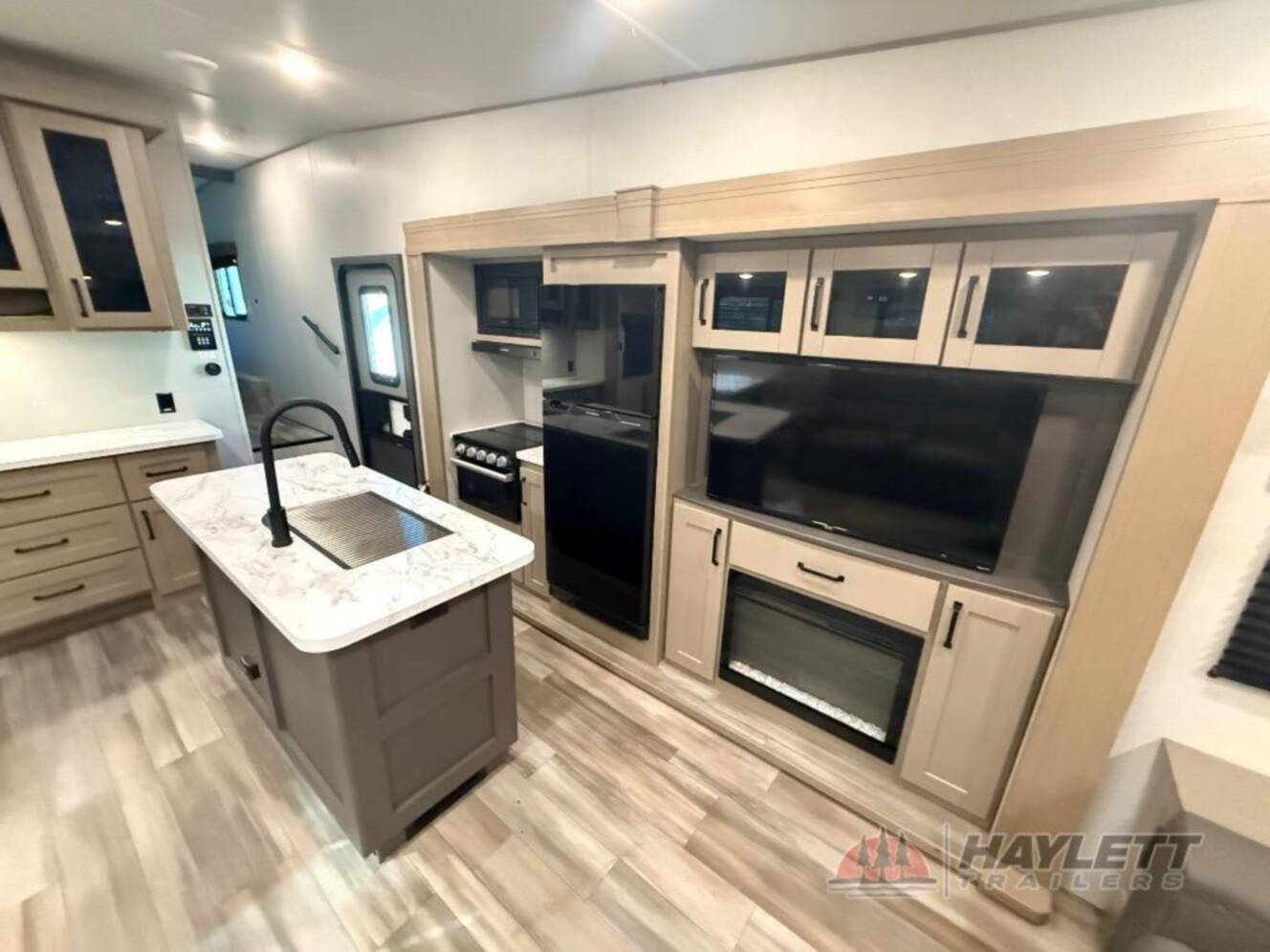 A photo of this 2024 Grand Design Reflection 100 Series 28RL