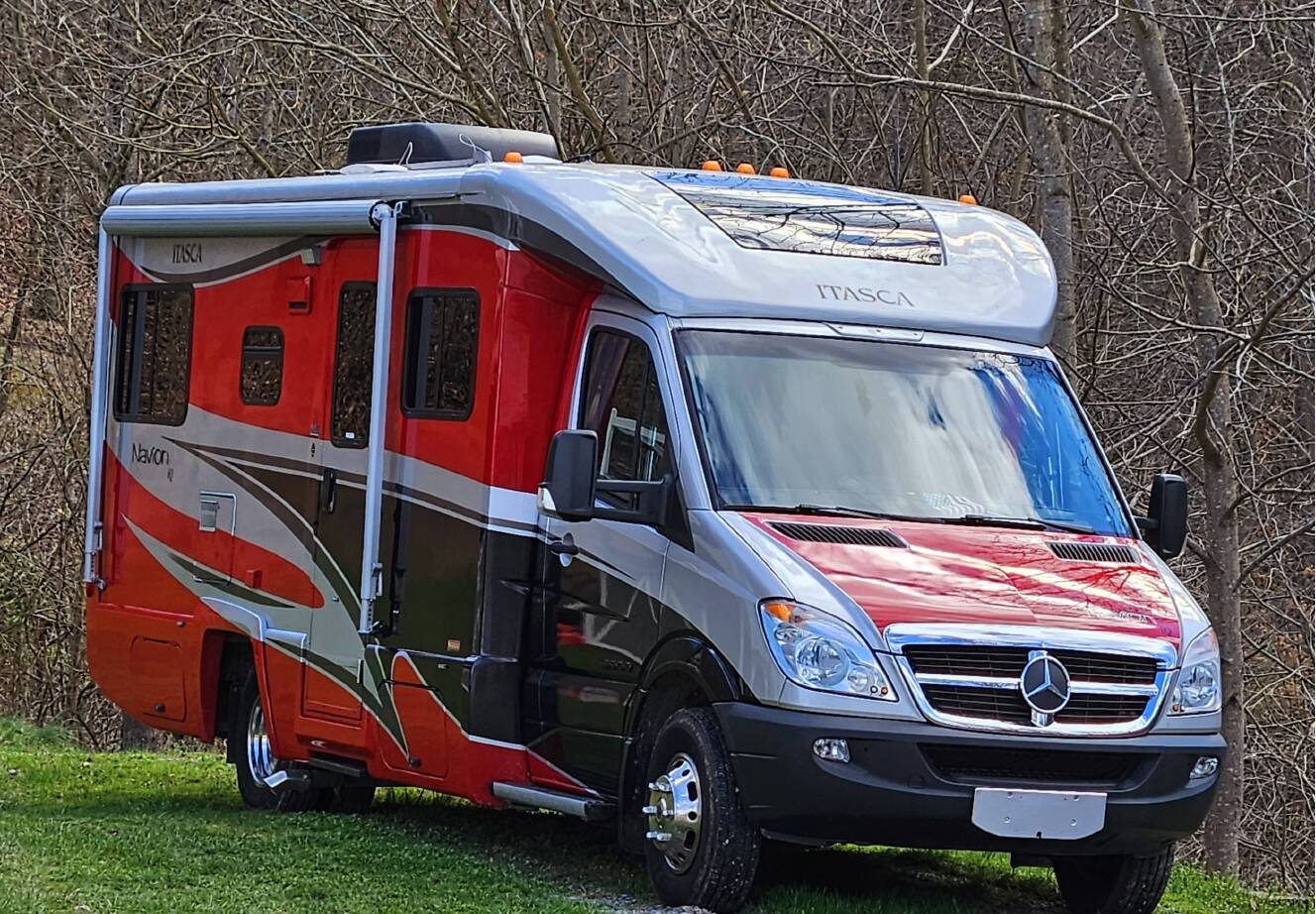 A photo of this 2009 Winnebago ITASCA NAVION IQ 24DL