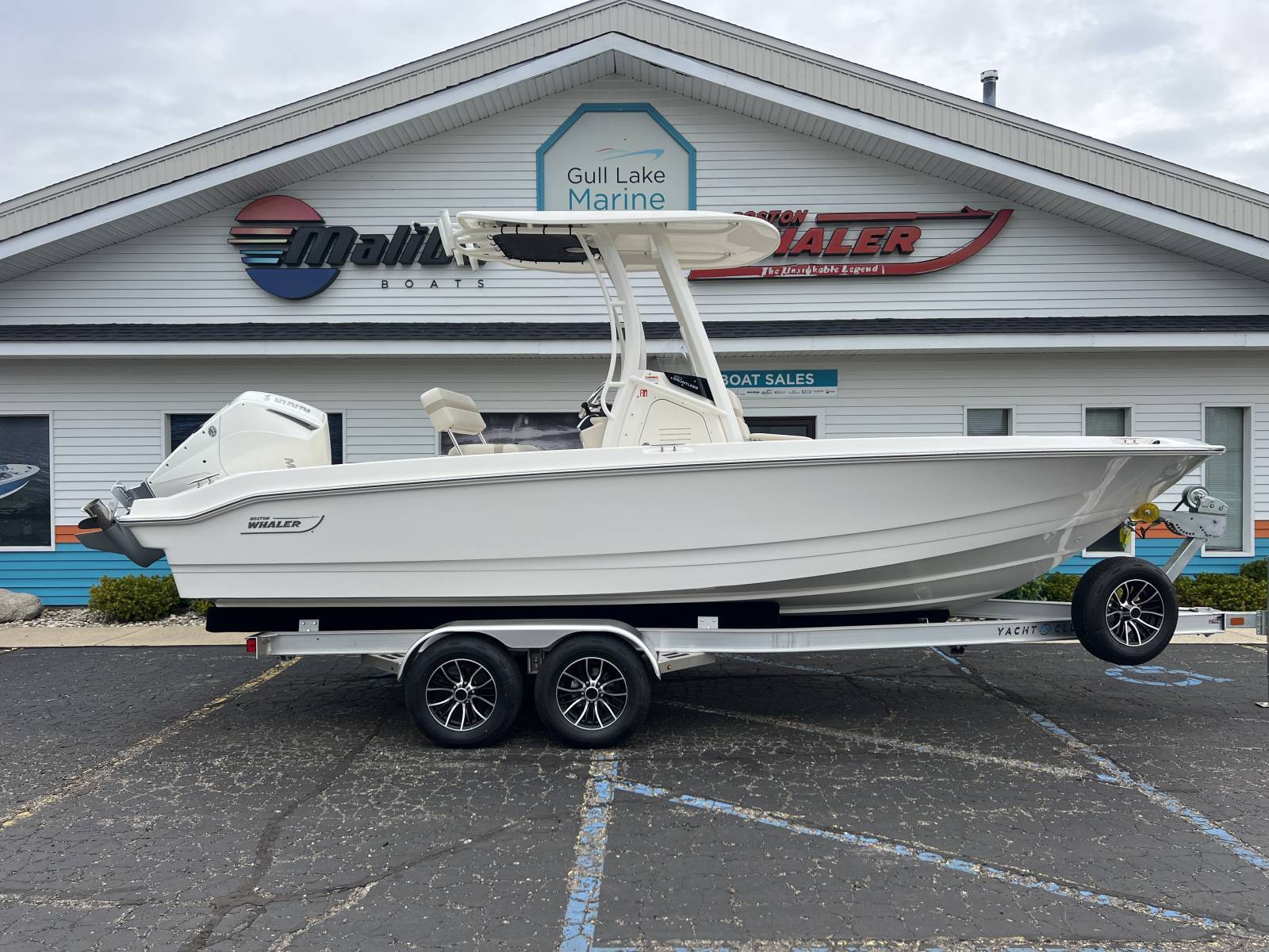 2026 Boston Whaler 220 DAUNTLESS in richland MI
