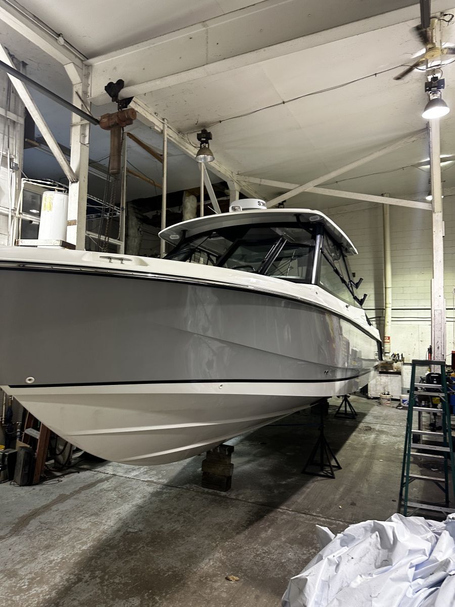 2026 Boston Whaler 330 VANTAGE 320 in south haven MI