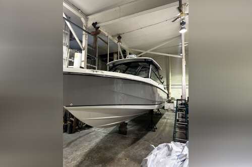 2026 Boston Whaler 330 VANTAGE 320 in south haven MI