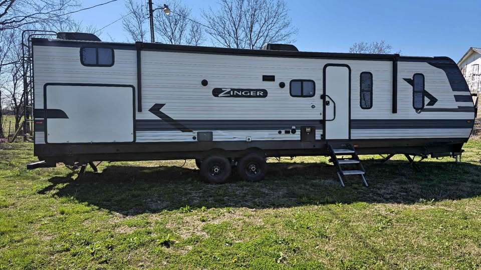 2022 Crossroads ZINGER ZR340BH RV