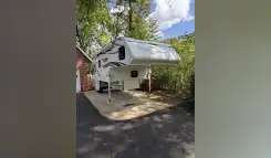 2017 Lance 1172 TRUCK CAMPER