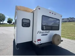 2012 FOREST RIVER FLAGSTAFF 26RLSS