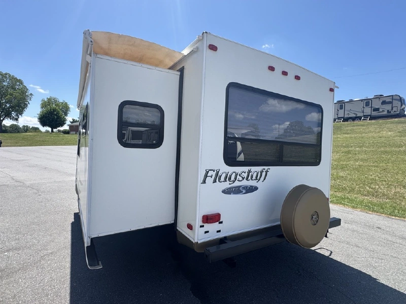 2012 FOREST RIVER FLAGSTAFF 26RLSS