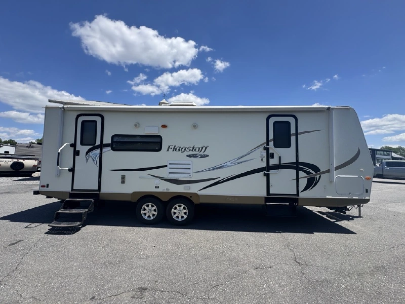 2012 FOREST RIVER FLAGSTAFF 26RLSS