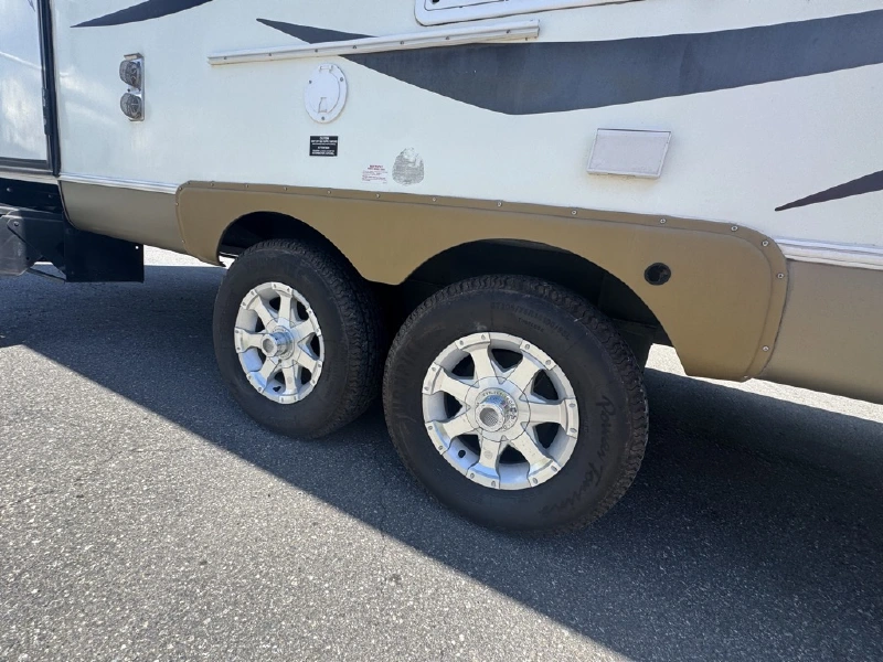 2012 FOREST RIVER FLAGSTAFF 26RLSS
