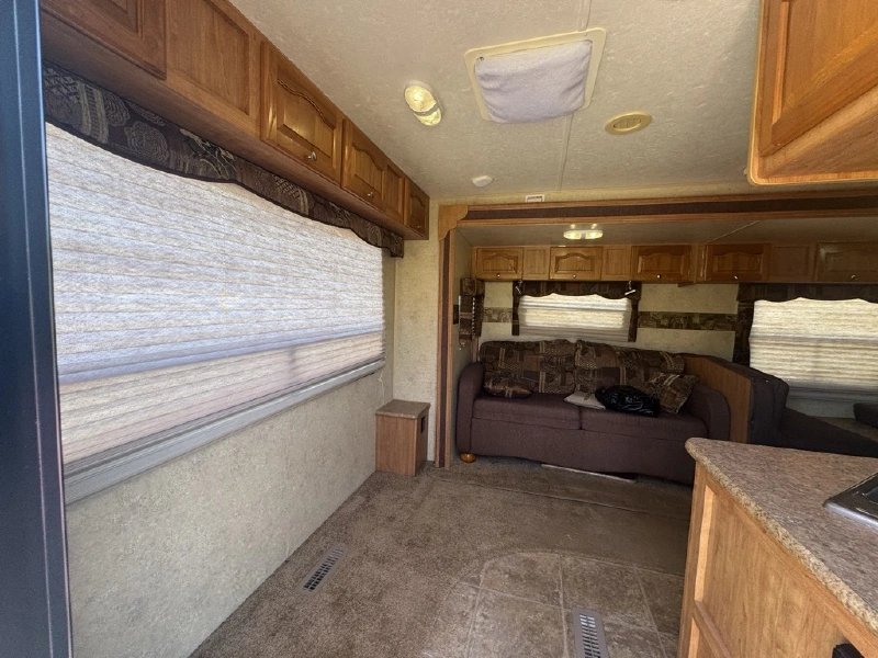 2012 FOREST RIVER FLAGSTAFF 26RLSS