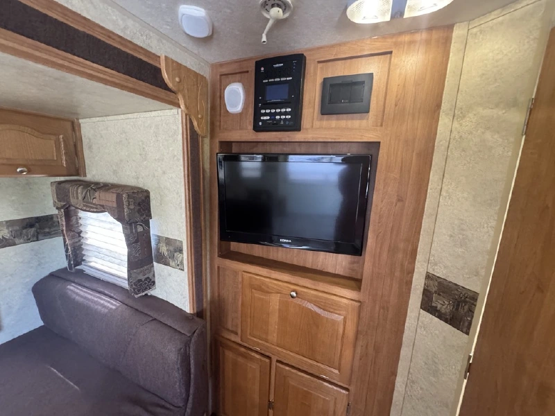2012 FOREST RIVER FLAGSTAFF 26RLSS