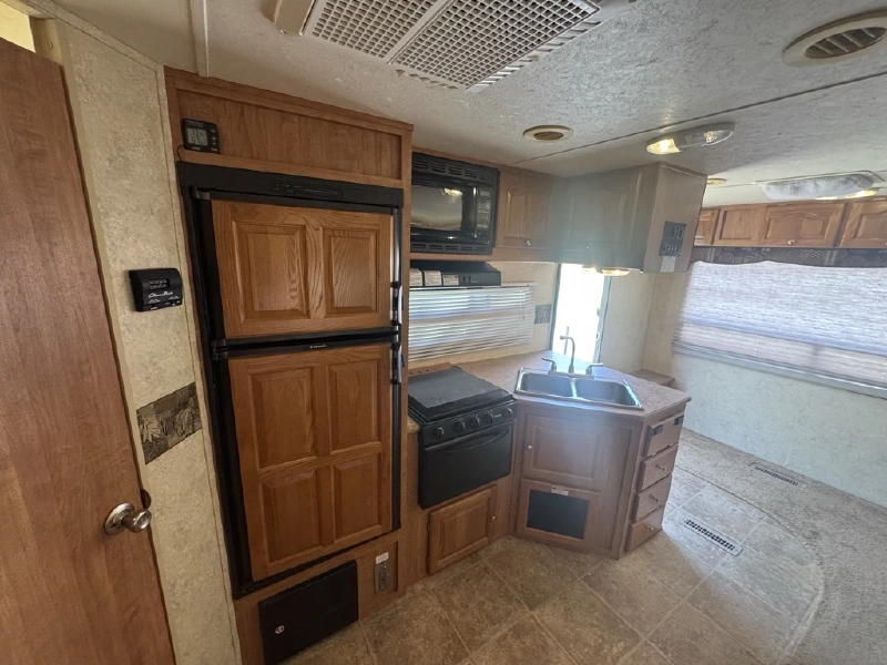 2012 FOREST RIVER FLAGSTAFF 26RLSS