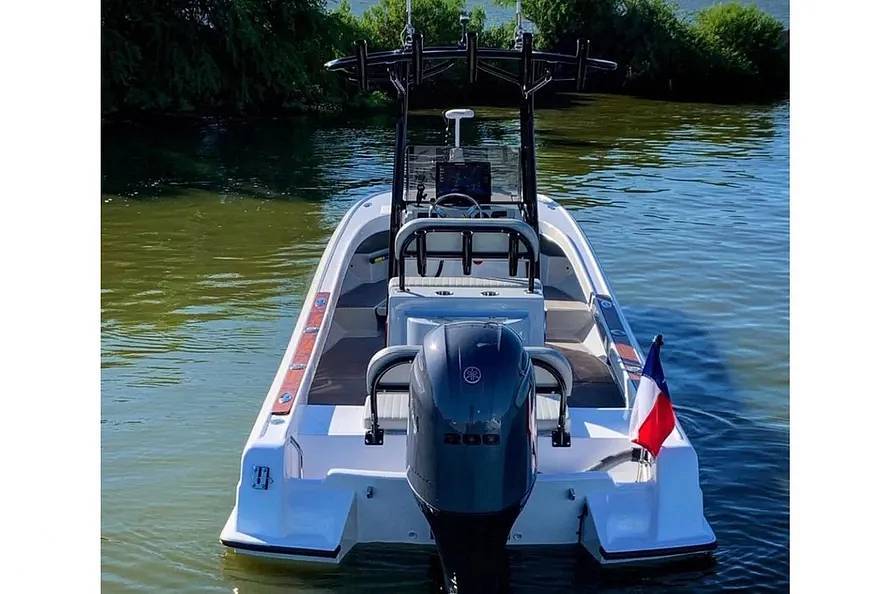 2026 Metan Marine Classic Collection Pelham Bay 21-Sport Fish in lakeville MA