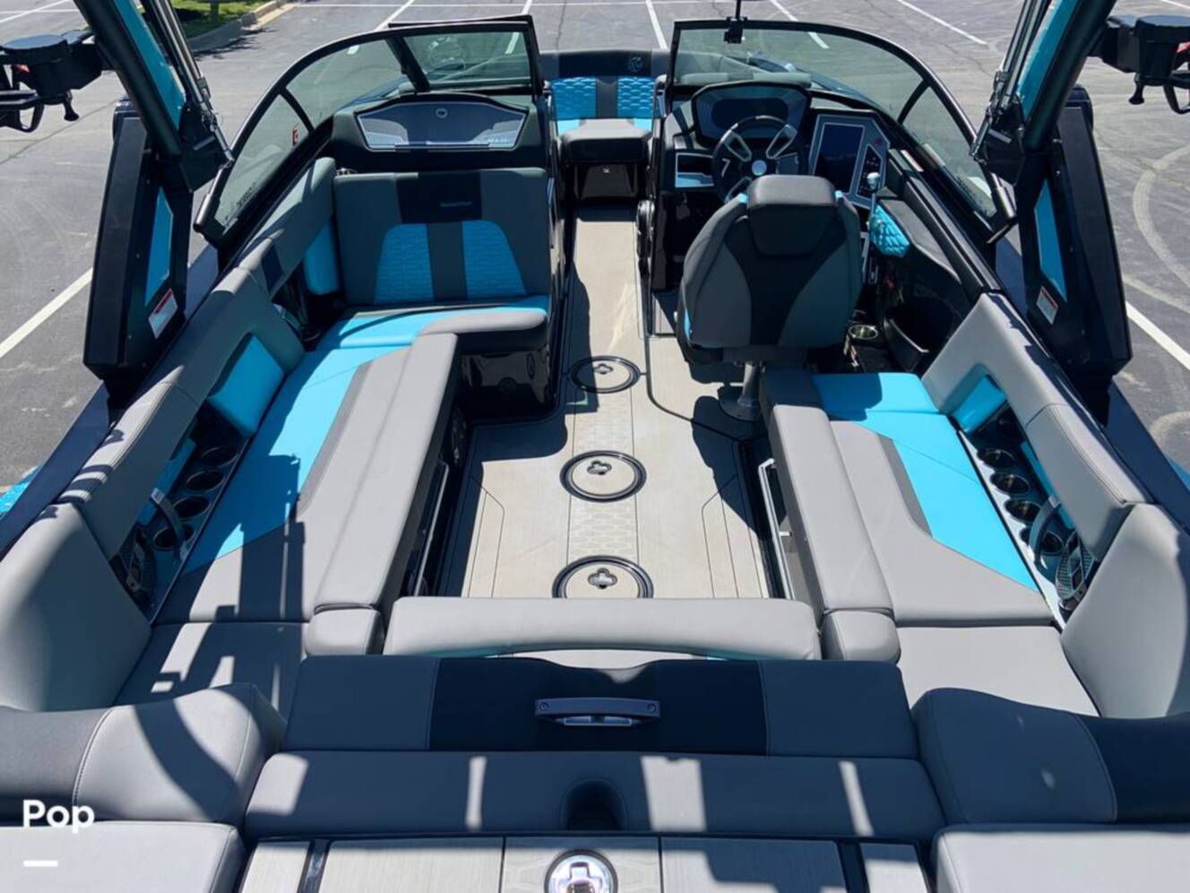A photo of this 2022 Mastercraft X22