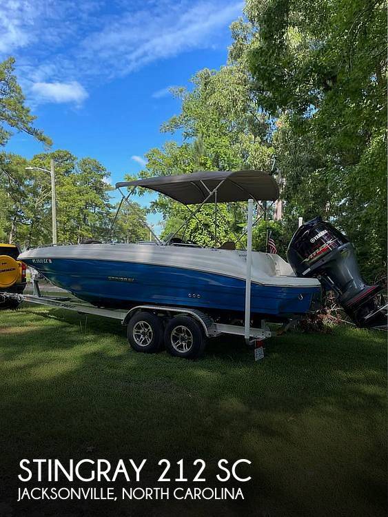 2022 Stingray 212 SC Deck Boat boat