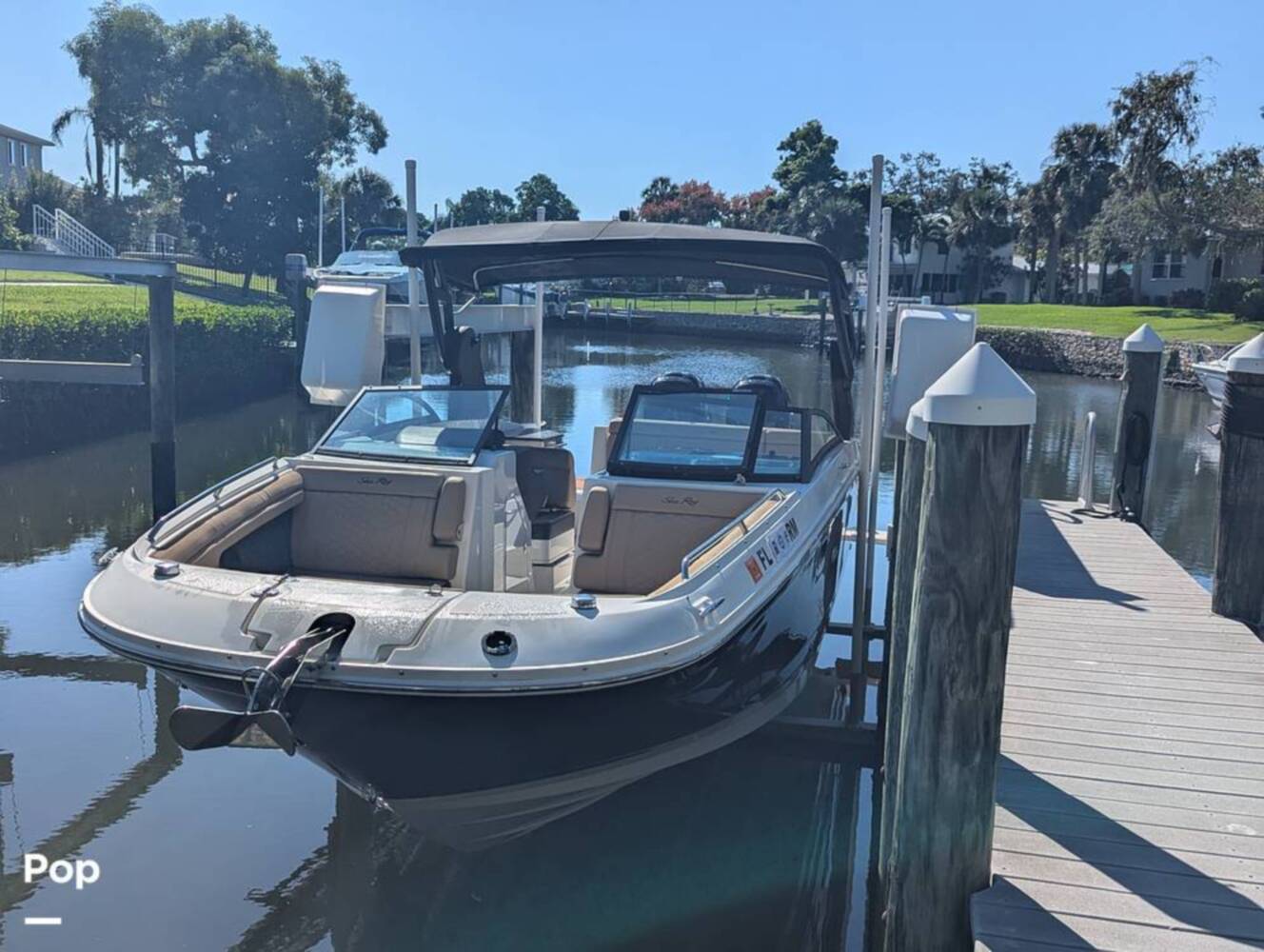 A photo of this 2018 Sea Ray SDX 290