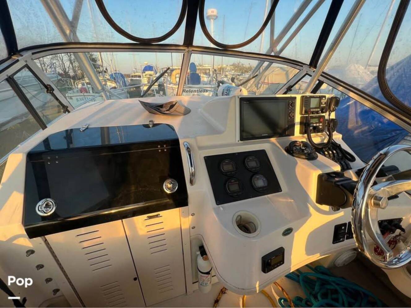 A photo of this 2004 Grady-White 282