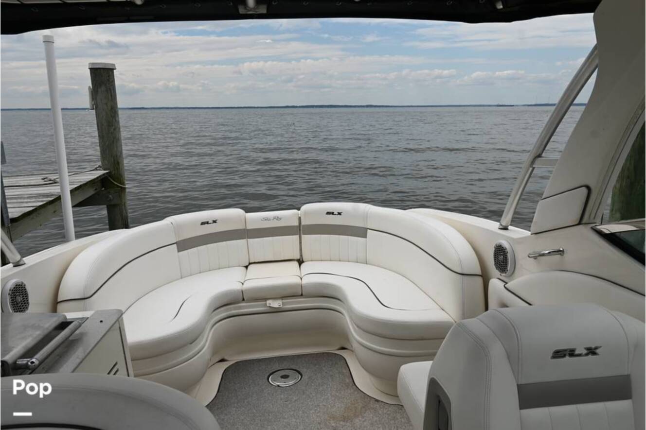 A photo of this 2010 Sea Ray 300 SLX