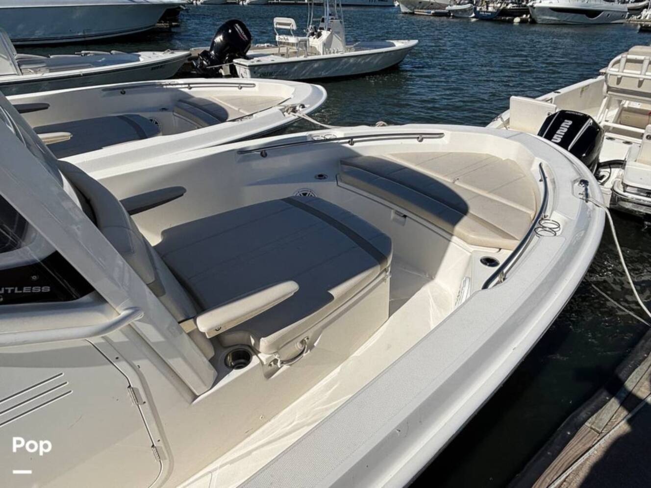 A photo of this 2025 Boston Whaler 220 DAUNTLESS