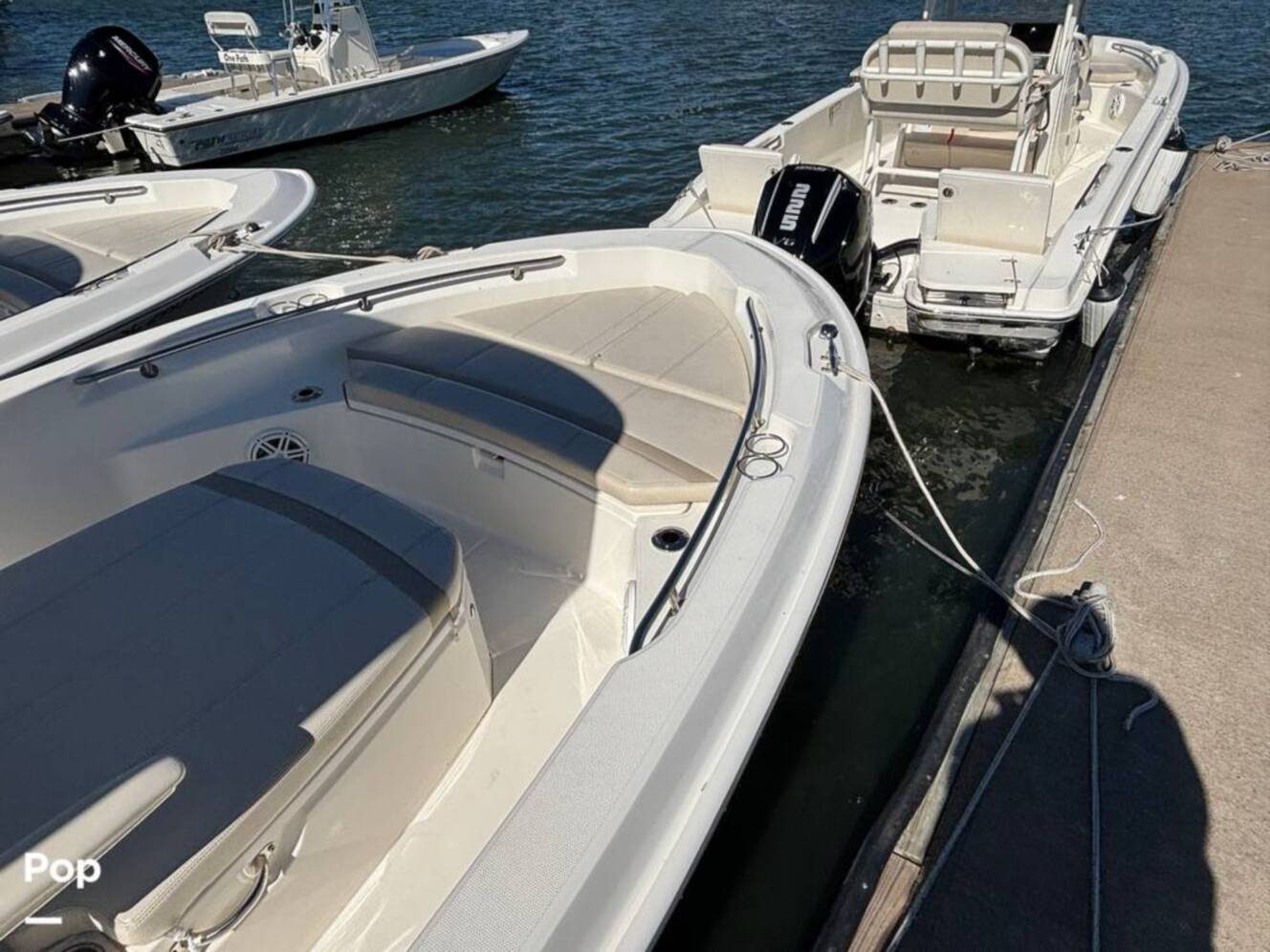 A photo of this 2025 Boston Whaler 220 DAUNTLESS