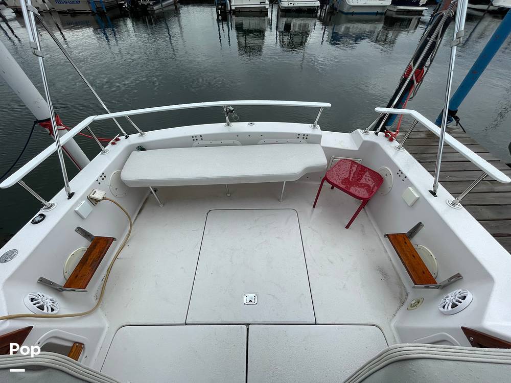 1986 Chris-Craft Catalina 294 Express 34 in st claire shores MI