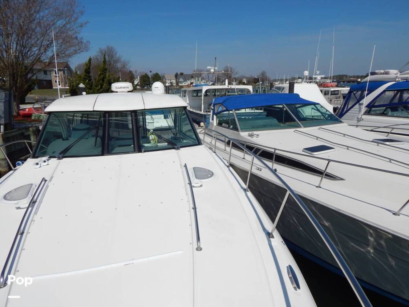 A photo of this 2007 Cruisers Yachts 390 Sports Coupe