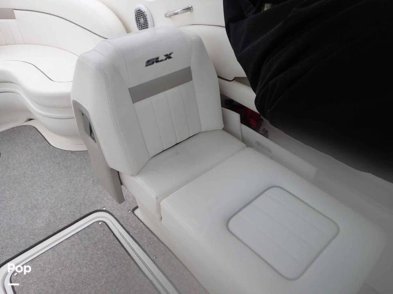A photo of this 2010 Sea Ray 300 SLX
