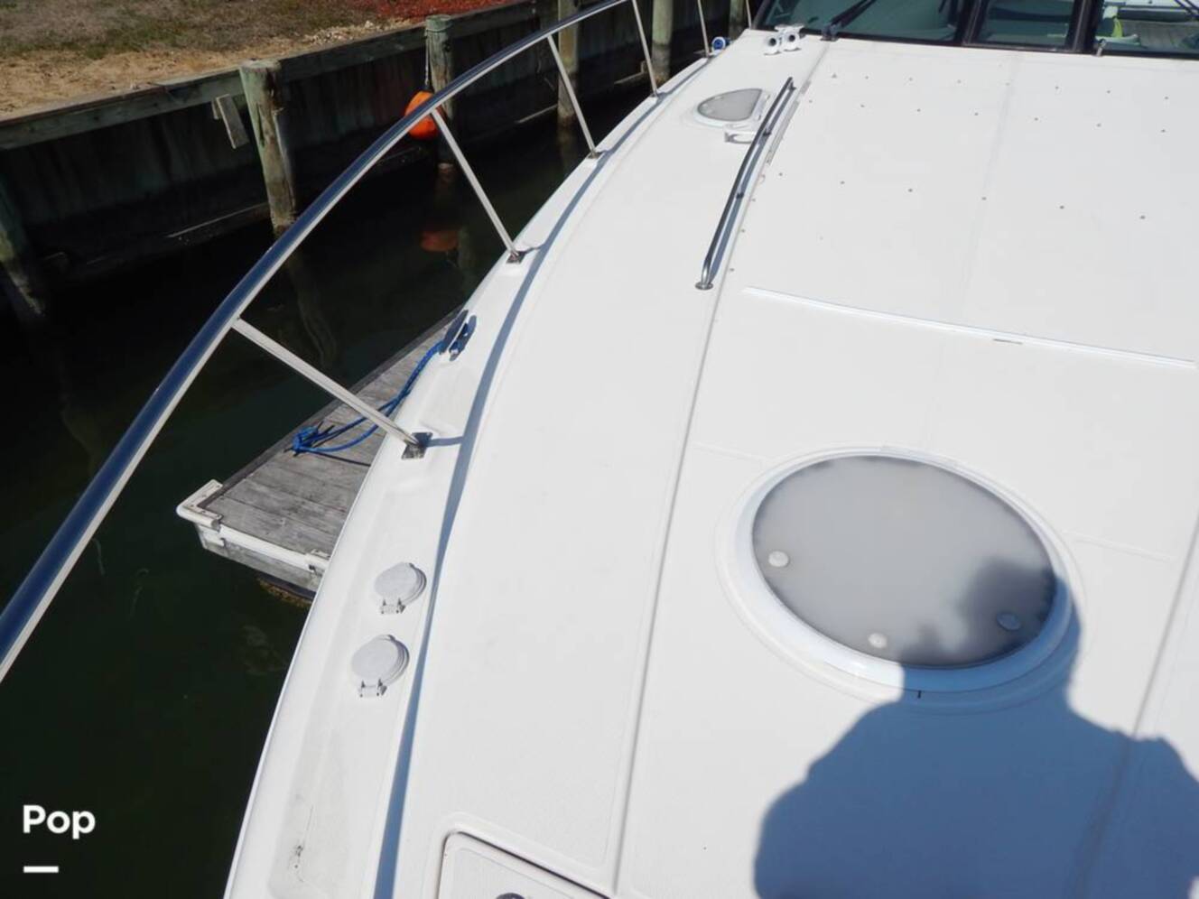 A photo of this 2007 Cruisers Yachts 390 Sports Coupe