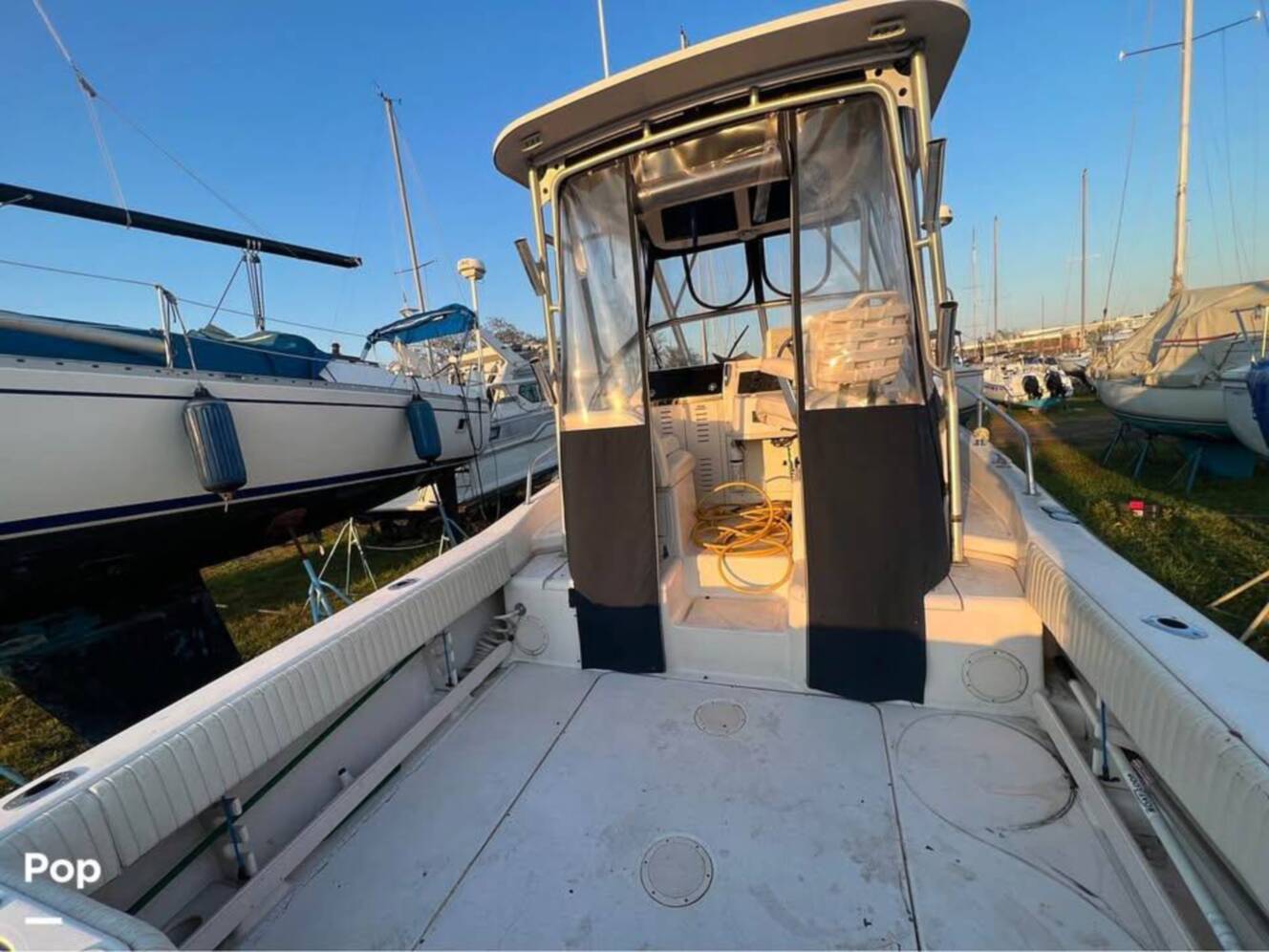 A photo of this 2004 Grady-White 282