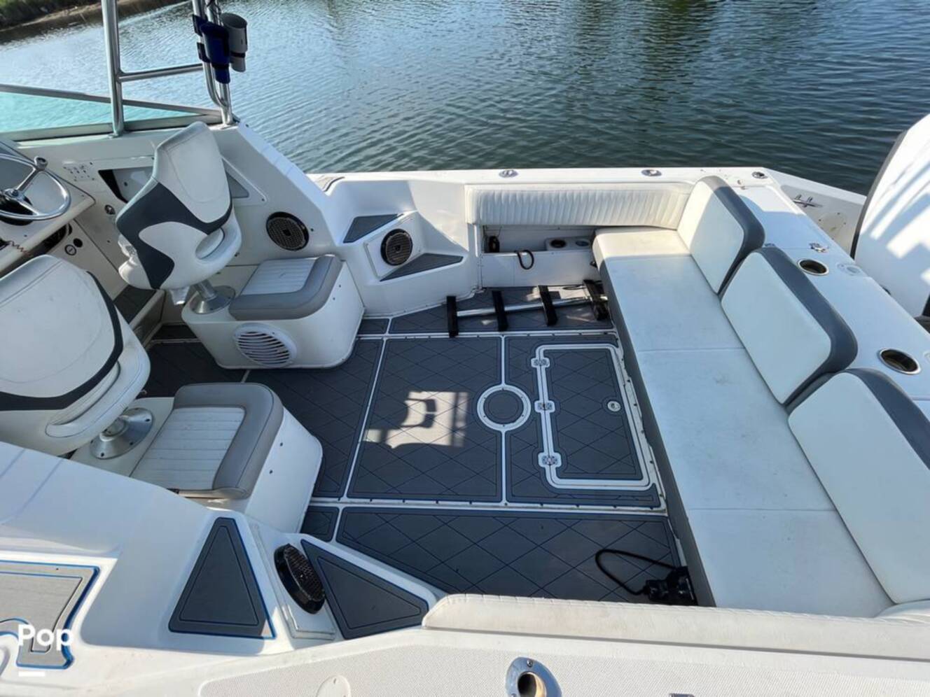 A photo of this 1996 Fountain Sportfish Cruiser