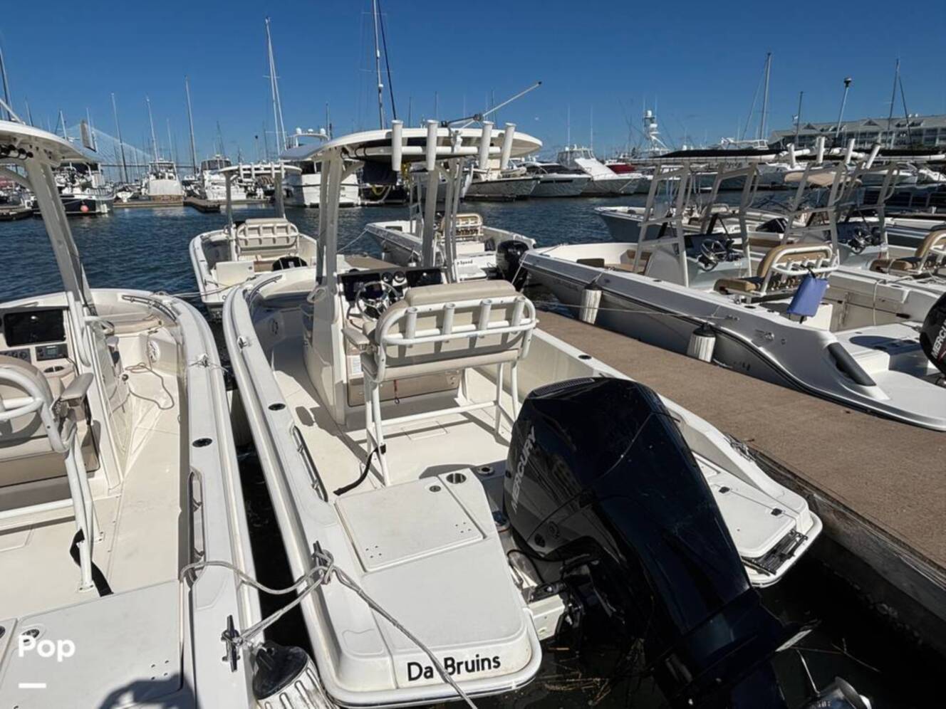A photo of this 2025 Boston Whaler 220 DAUNTLESS