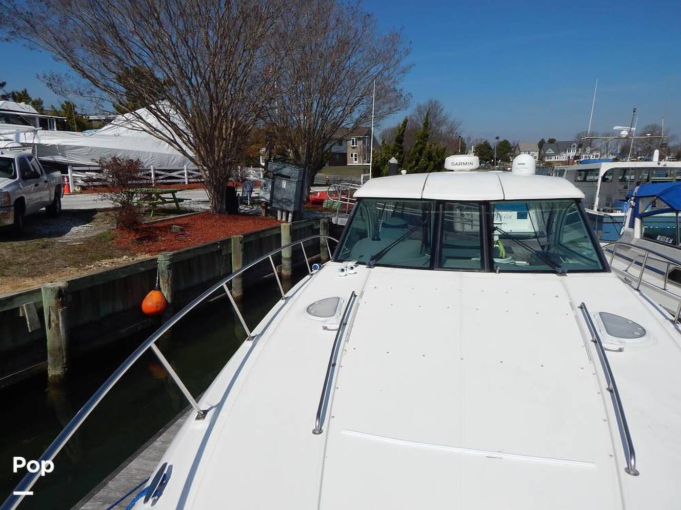 A photo of this 2007 Cruisers Yachts 390 Sports Coupe