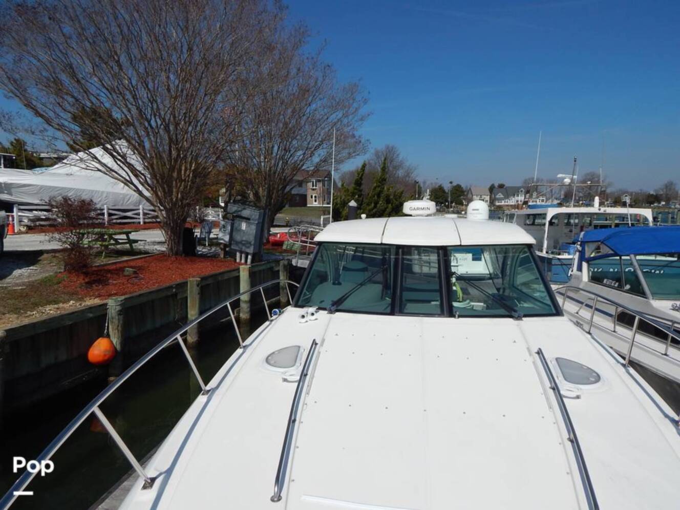 A photo of this 2007 Cruisers Yachts 390 Sports Coupe