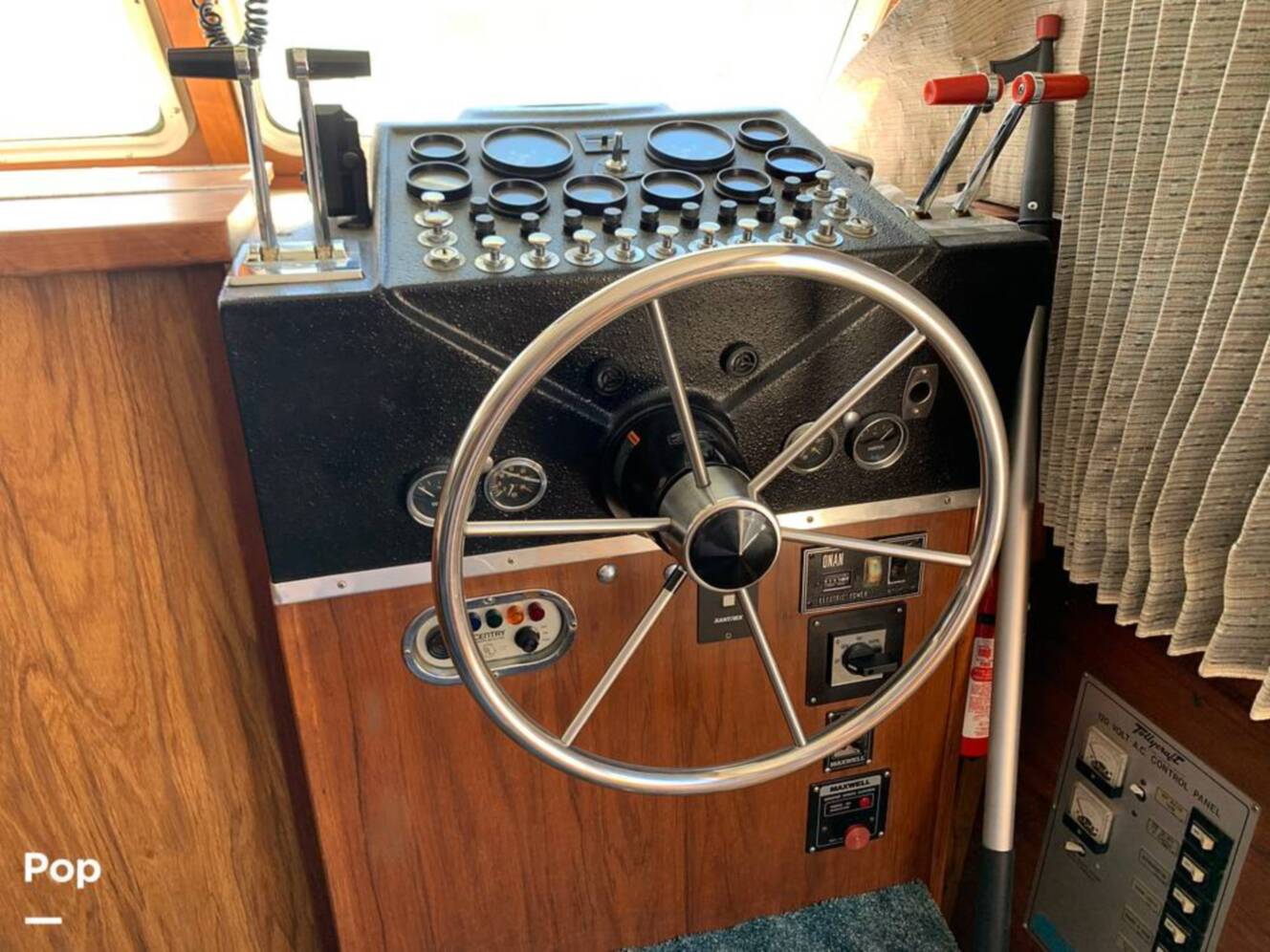 A photo of this 1981 Tollycraft 34 Tri-Cabin