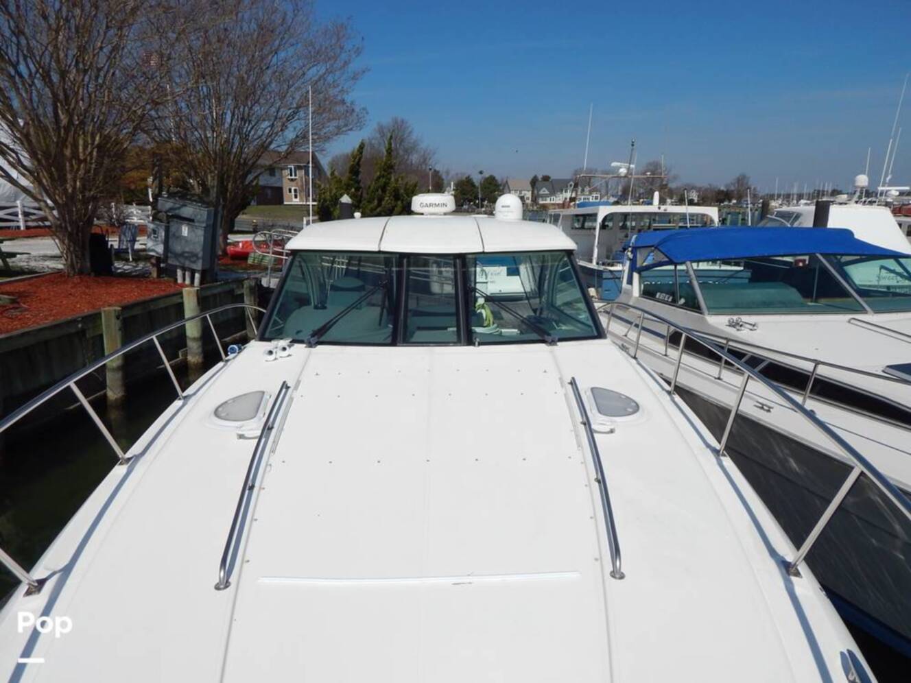 A photo of this 2007 Cruisers Yachts 390 Sports Coupe