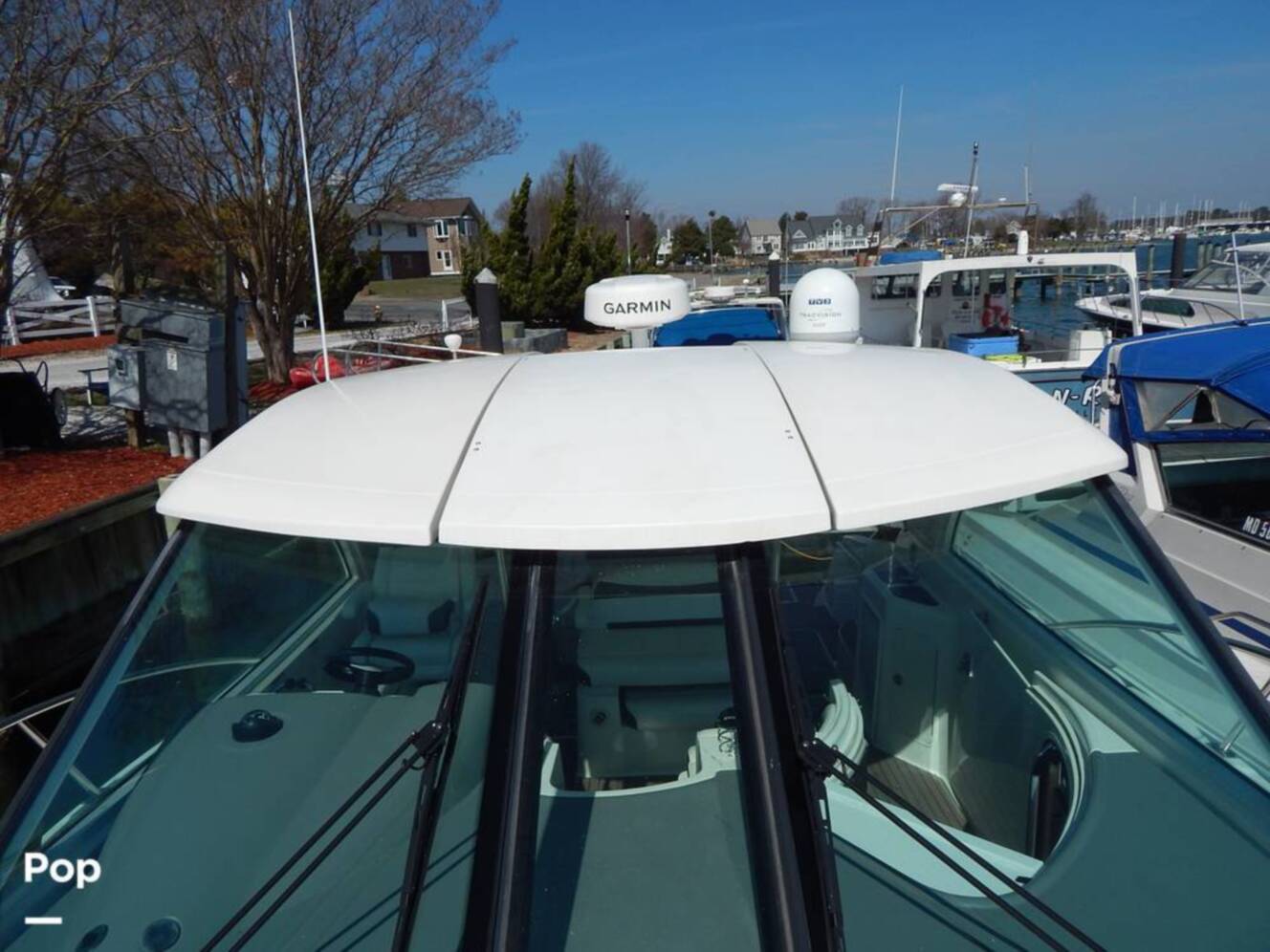 A photo of this 2007 Cruisers Yachts 390 Sports Coupe