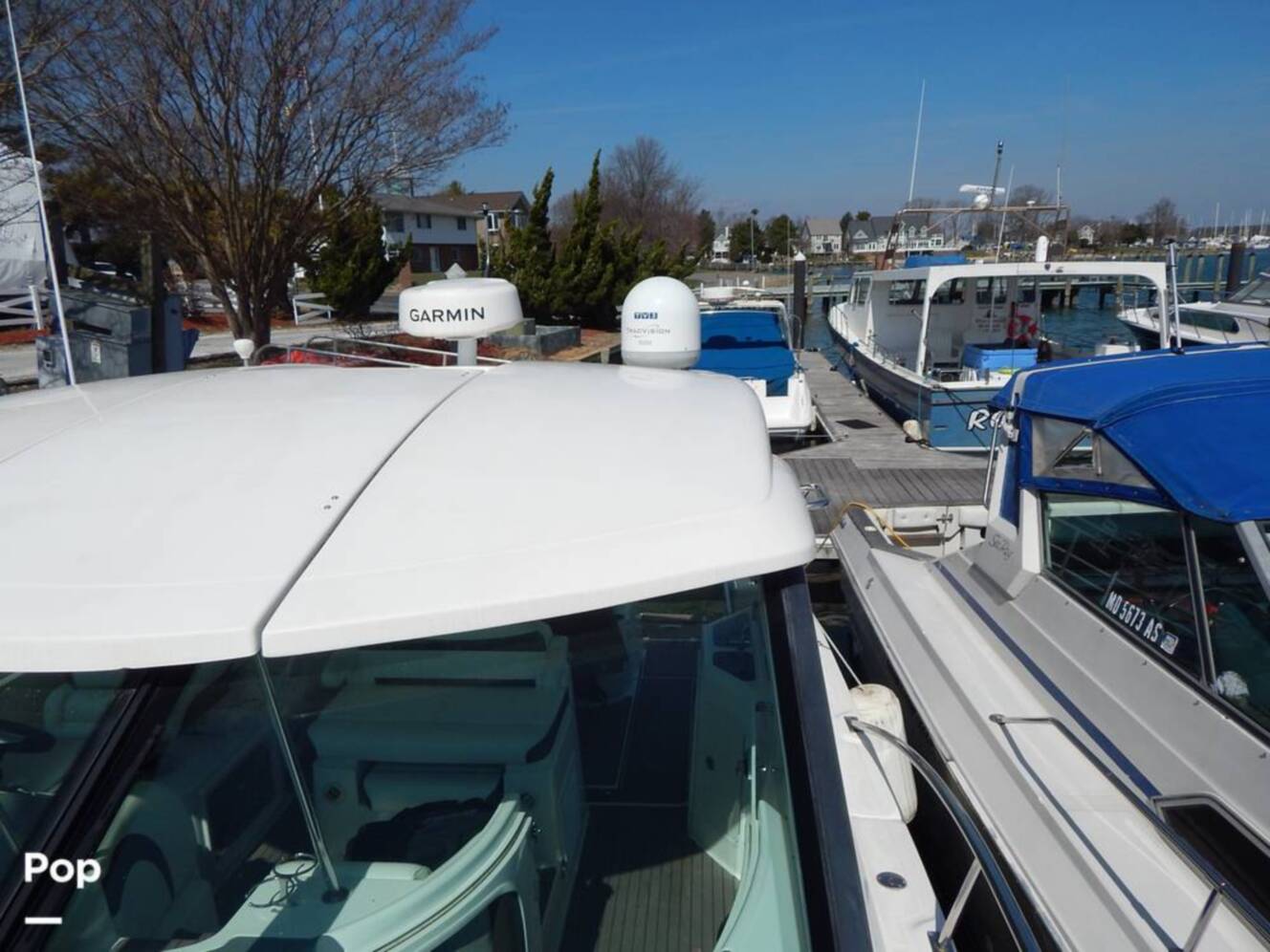 A photo of this 2007 Cruisers Yachts 390 Sports Coupe