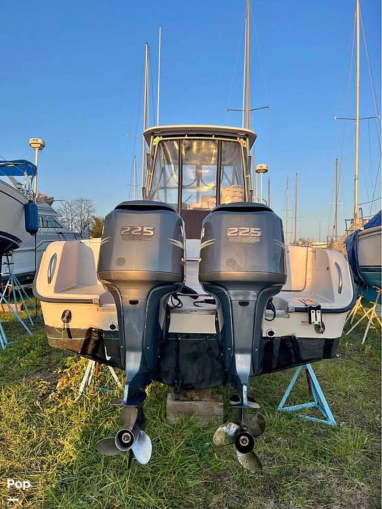 A photo of this 2004 Grady-White 282