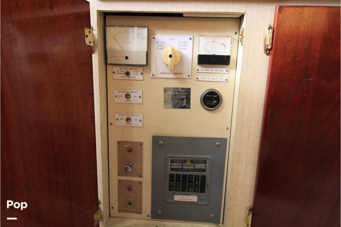 A photo of this 1973 Chris-Craft Commander 41
