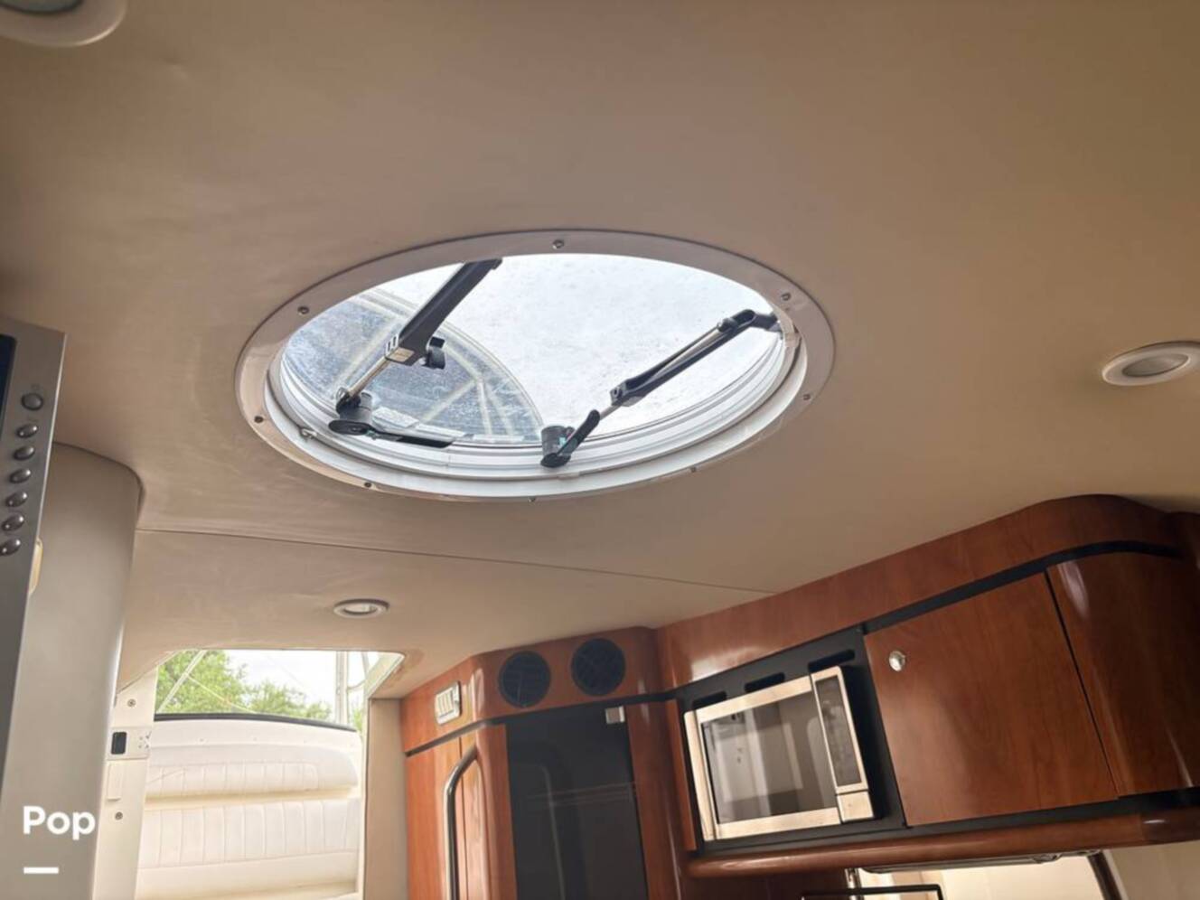 A photo of this 2009 Fountain LX 38