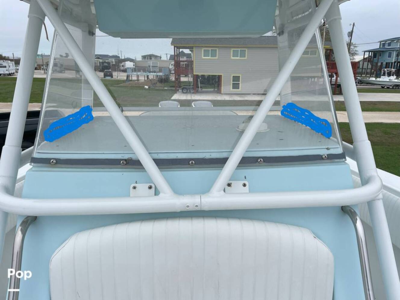 A photo of this 2003 Fountain 37