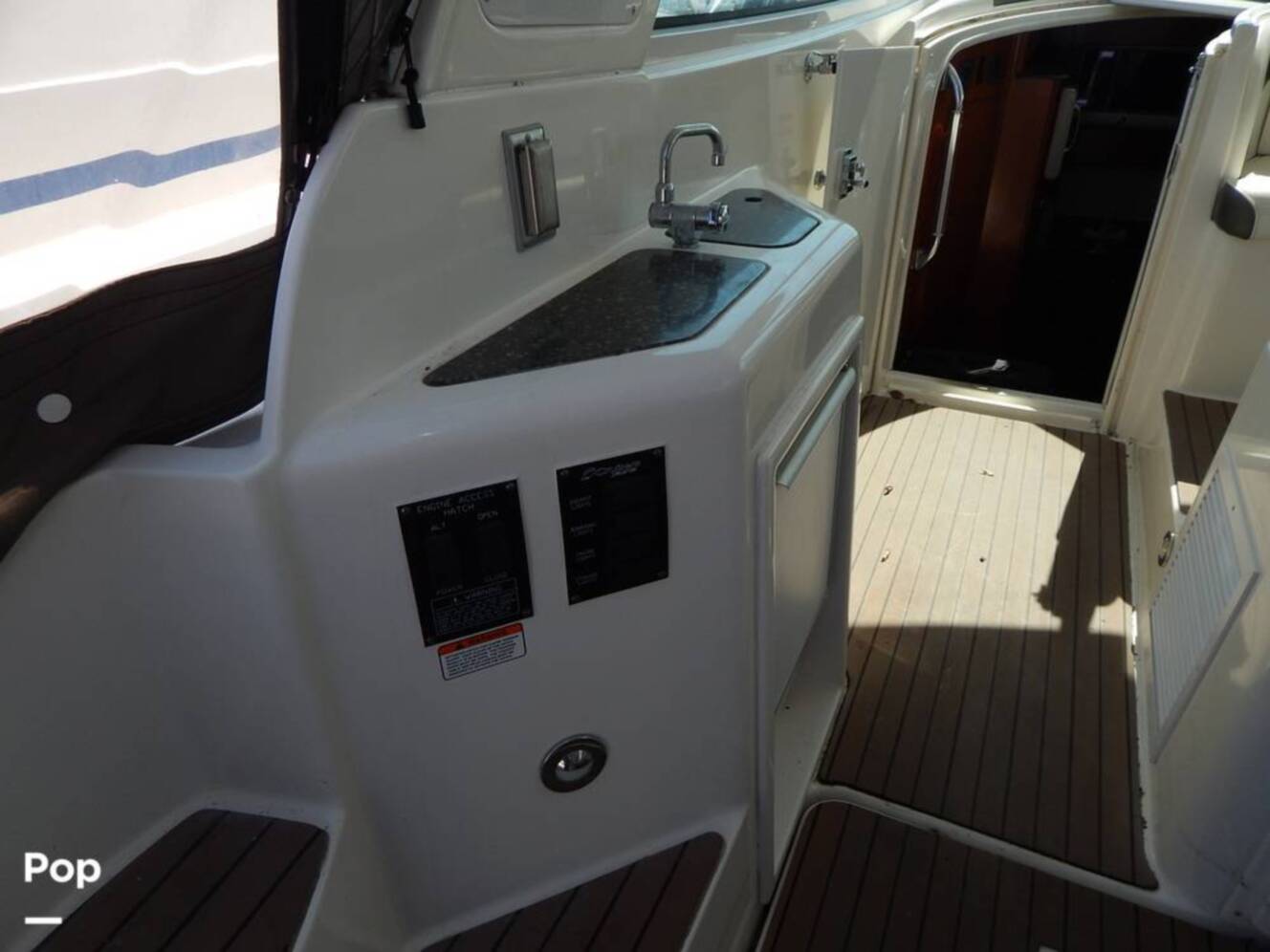 A photo of this 2007 Cruisers Yachts 390 Sports Coupe