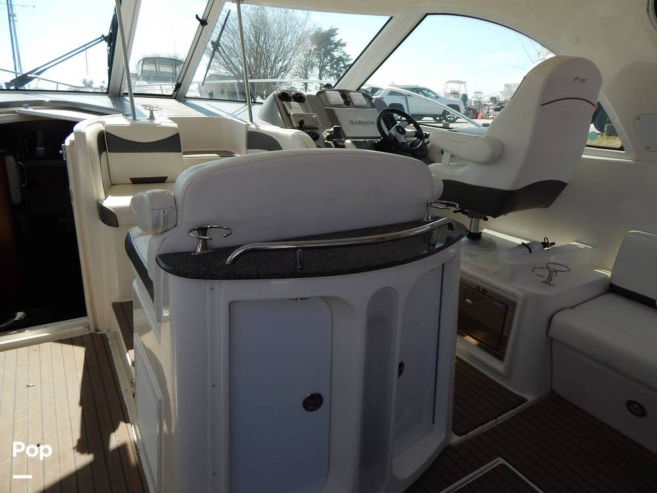 A photo of this 2007 Cruisers Yachts 390 Sports Coupe