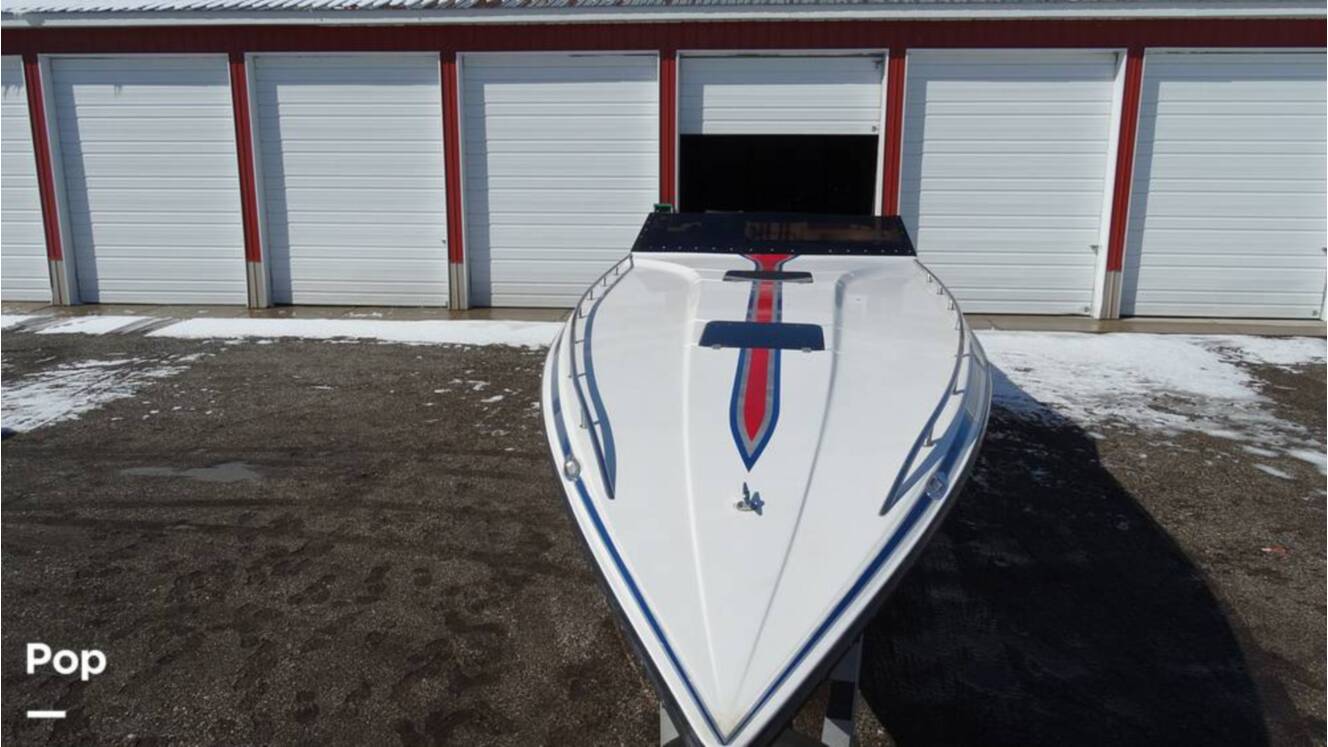 A photo of this 1989 Fountain Fever 38