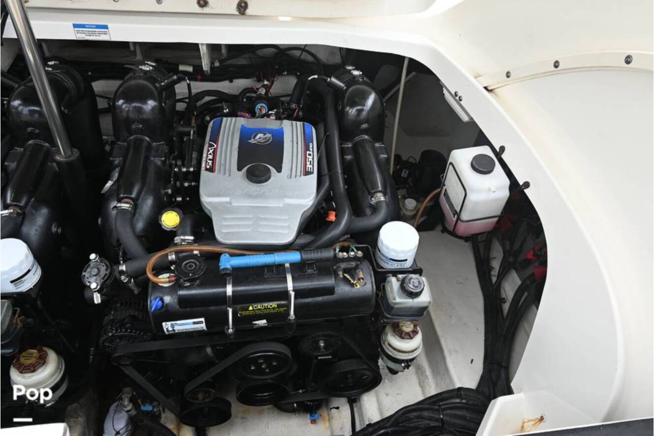 A photo of this 2010 Sea Ray 300 SLX