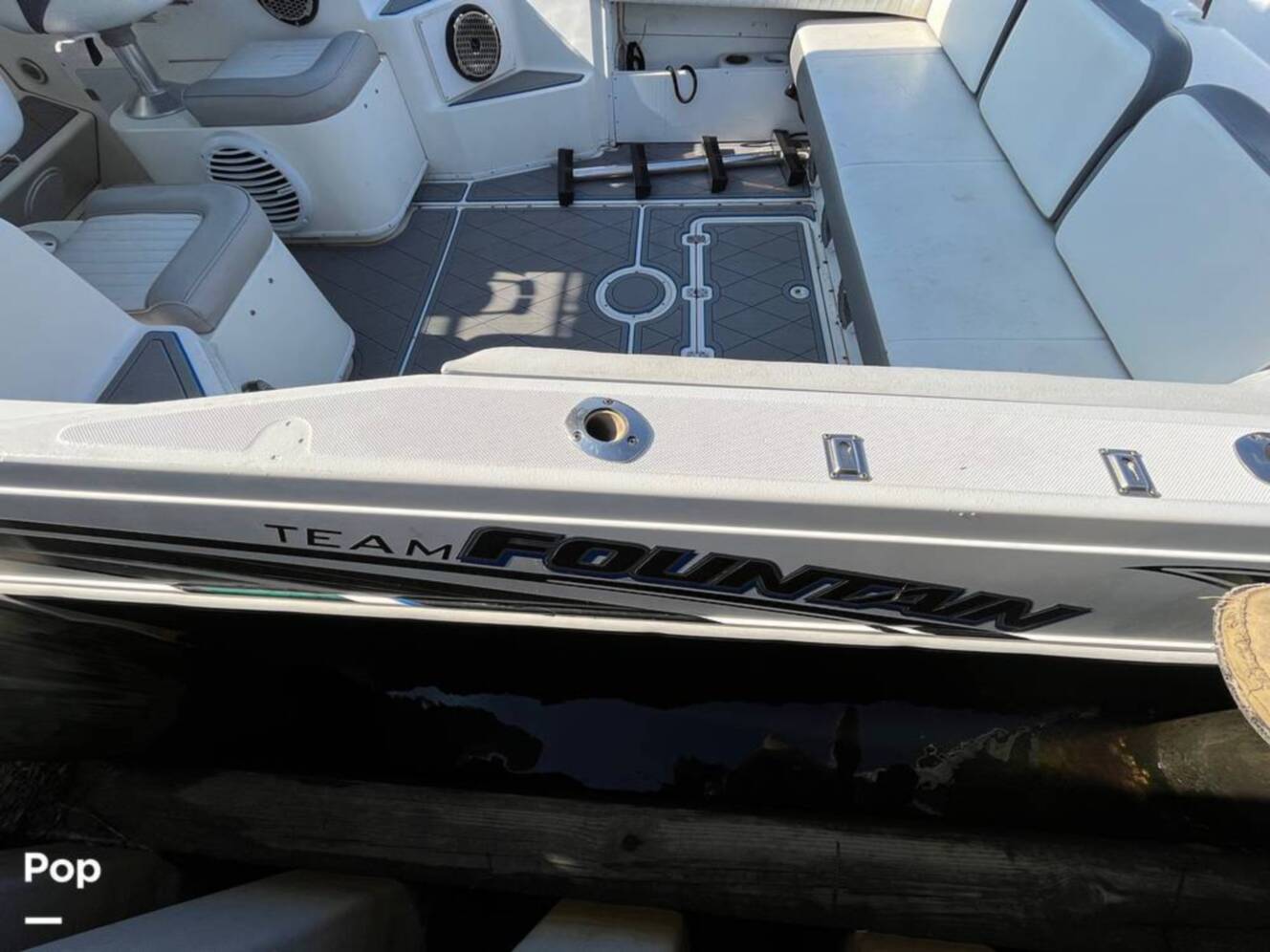 A photo of this 1996 Fountain Sportfish Cruiser
