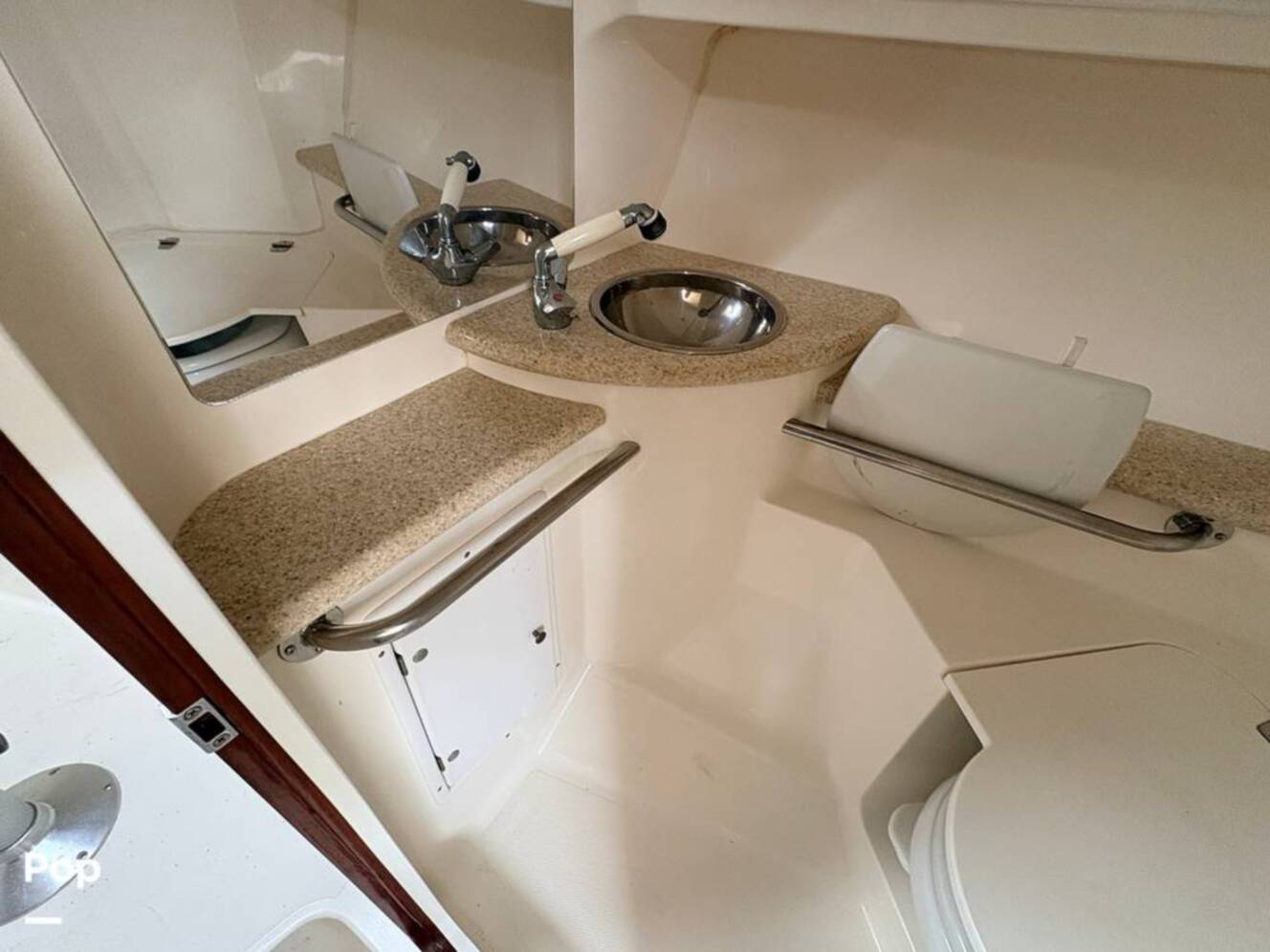 A photo of this 2009 Fountain LX 38