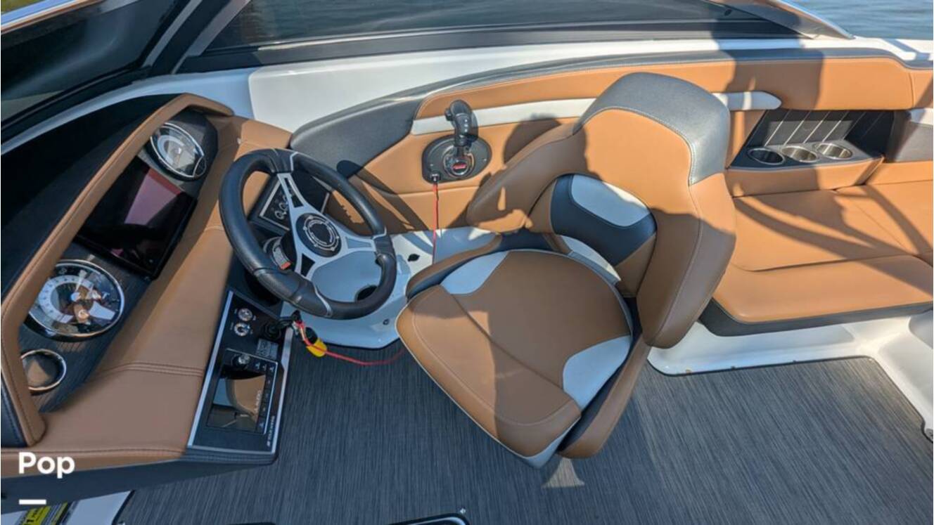 A photo of this 2021 Four Winns Horizon 230 RS