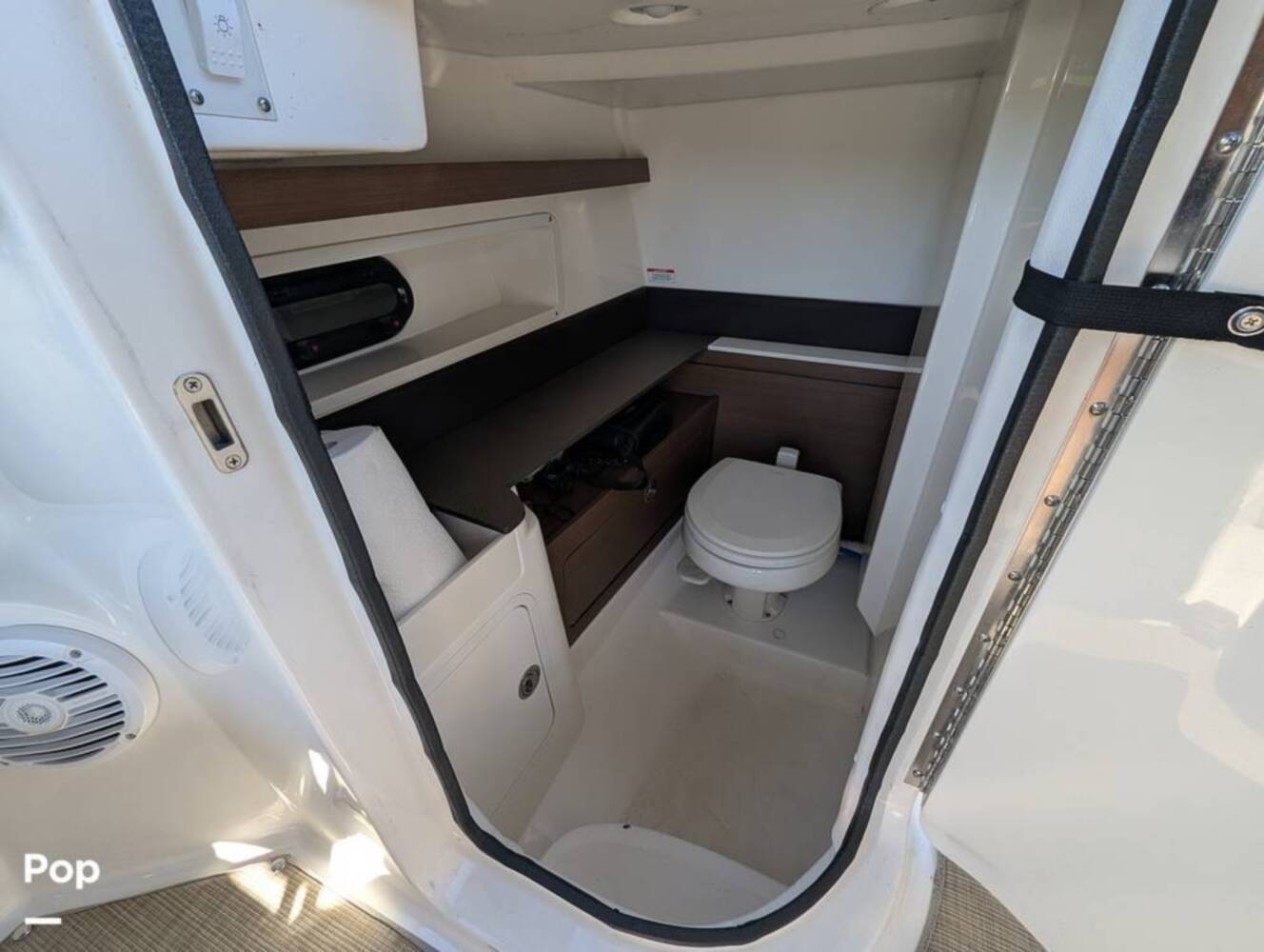 A photo of this 2018 Sea Ray SDX 290